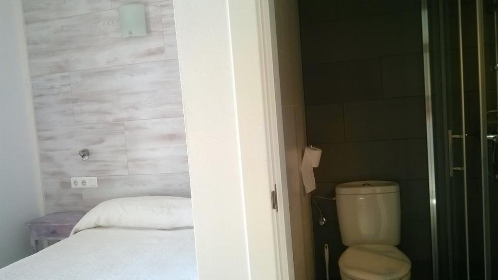 Hostal Paris Ciutadella Room photo