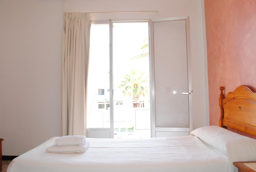Hostal Paris Ciutadella Room photo